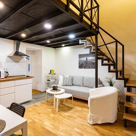 Modern Stylish Apartment @ Superb Central Location Budapest Bagian luar foto