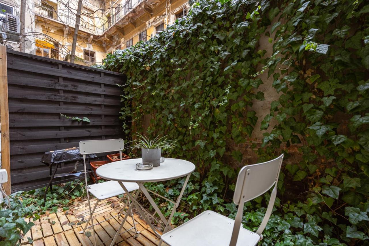 Modern Stylish Apartment @ Superb Central Location Budapest Bagian luar foto