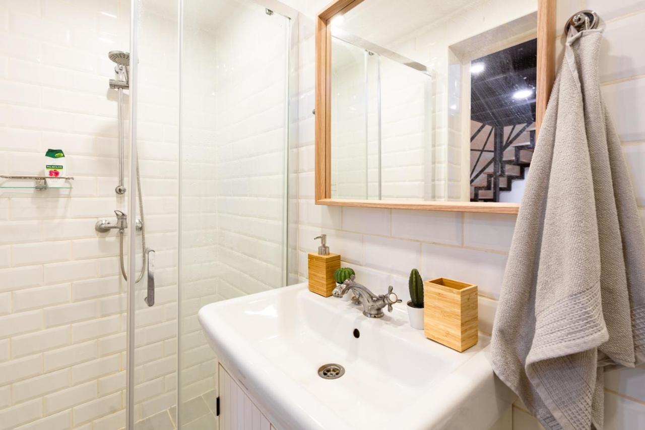 Modern Stylish Apartment @ Superb Central Location Budapest Bagian luar foto