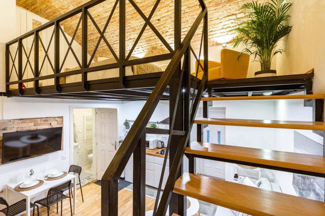 Modern Stylish Apartment @ Superb Central Location Budapest Bagian luar foto