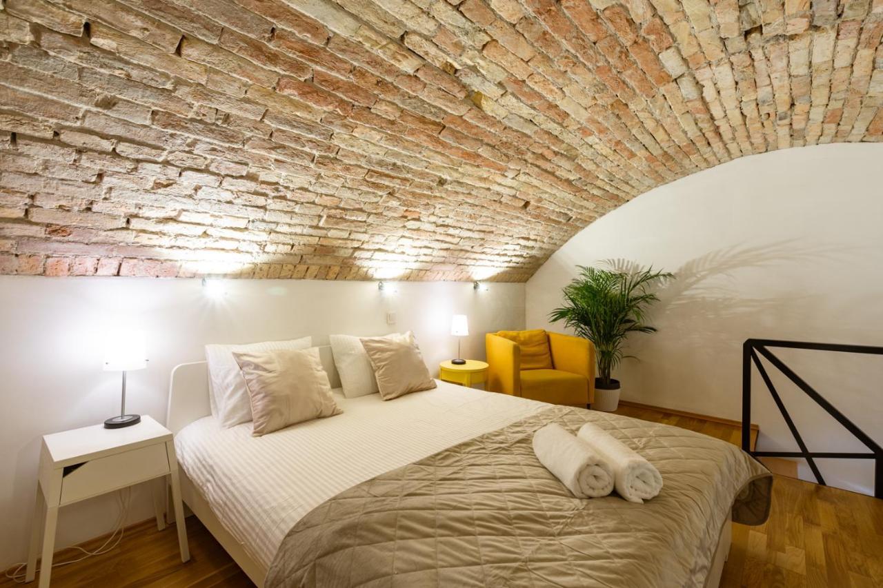 Modern Stylish Apartment @ Superb Central Location Budapest Bagian luar foto