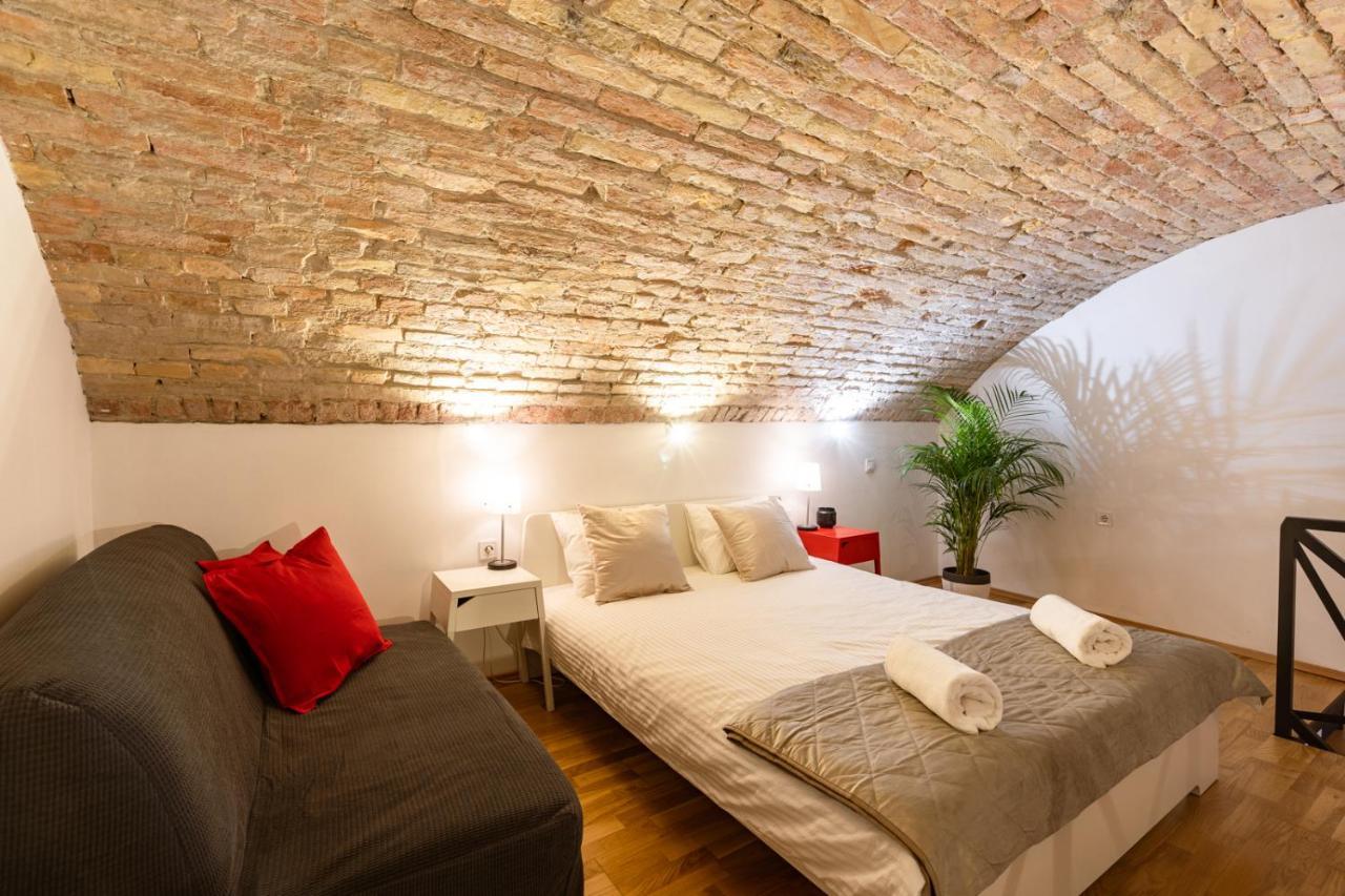 Modern Stylish Apartment @ Superb Central Location Budapest Bagian luar foto